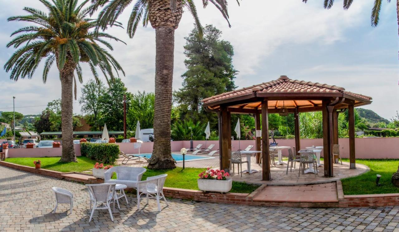 Hotel Villa Rosa Porto Azzurro Bagian luar foto