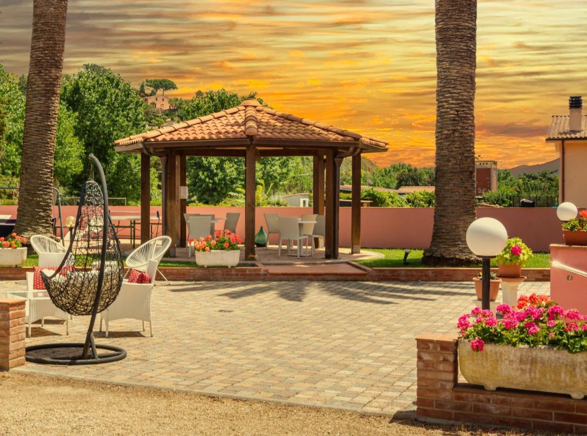 Hotel Villa Rosa Porto Azzurro Bagian luar foto
