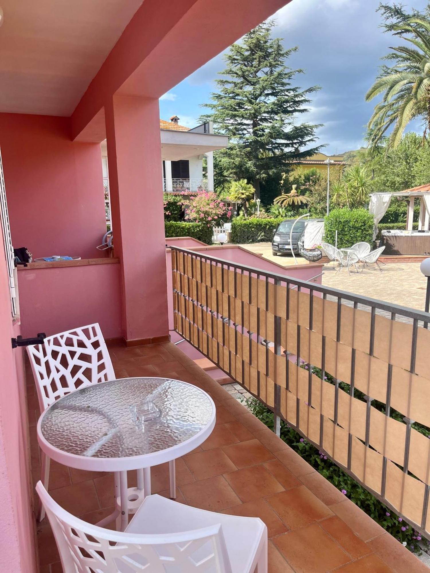 Hotel Villa Rosa Porto Azzurro Bagian luar foto