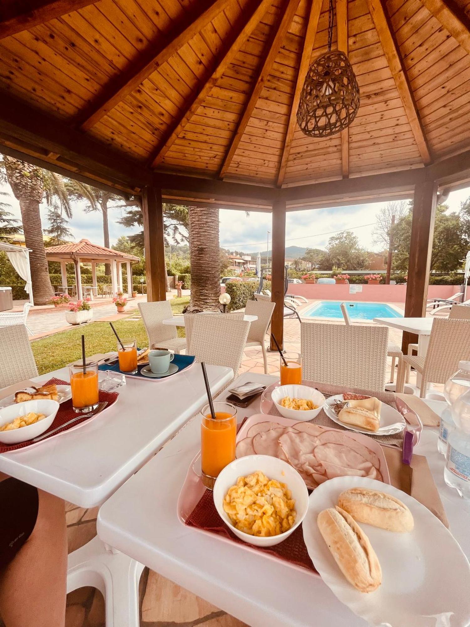 Hotel Villa Rosa Porto Azzurro Bagian luar foto