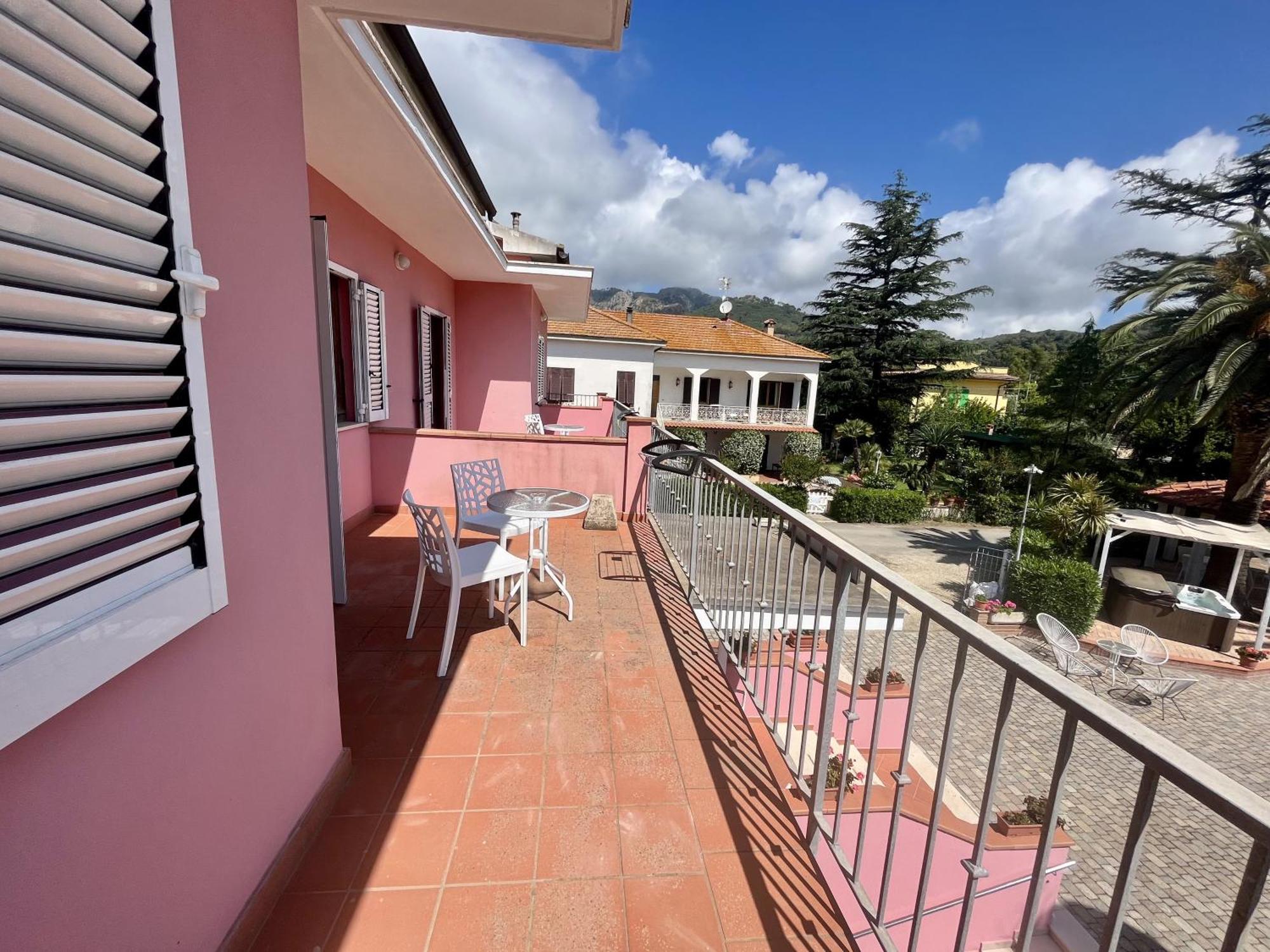 Hotel Villa Rosa Porto Azzurro Bagian luar foto