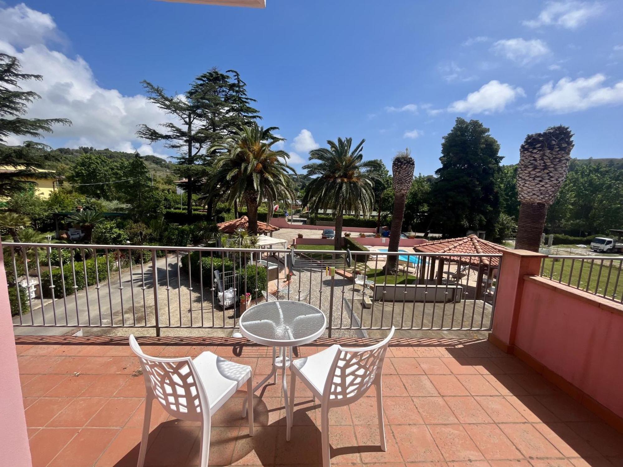 Hotel Villa Rosa Porto Azzurro Bagian luar foto